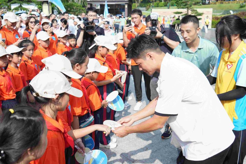民警