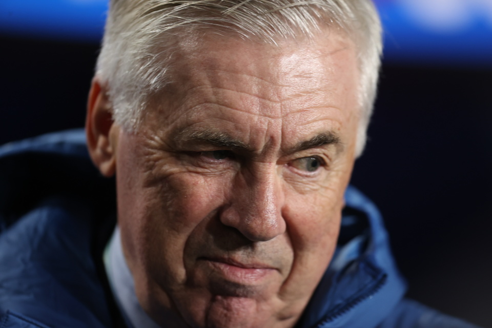 洛斯, 新华社 洛斯, 新华社