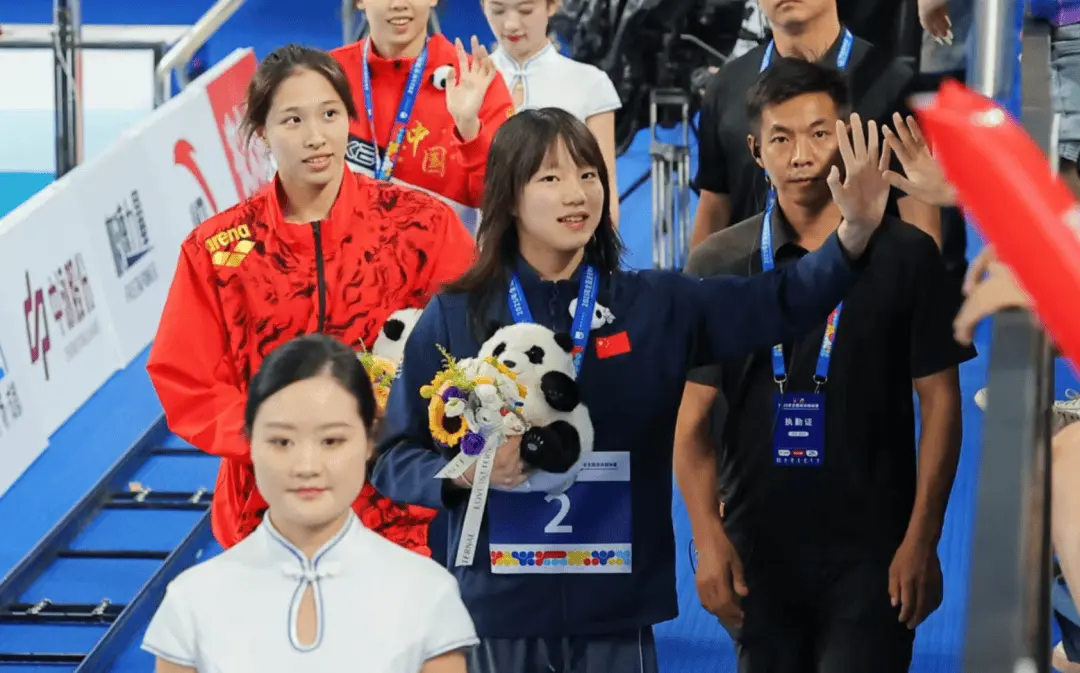 于子迪领衔, 岁年龄段的, 全年赛事仅 于子迪领衔, 岁年龄段的, 全年赛事仅