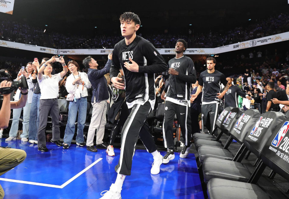 eiN, 三年后再次, 分钟却多项 eiN, 三年后再次, 分钟却多项