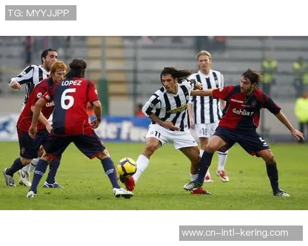 奥格斯堡主场迎战法兰克福双方争夺宝贵积分的激烈对决